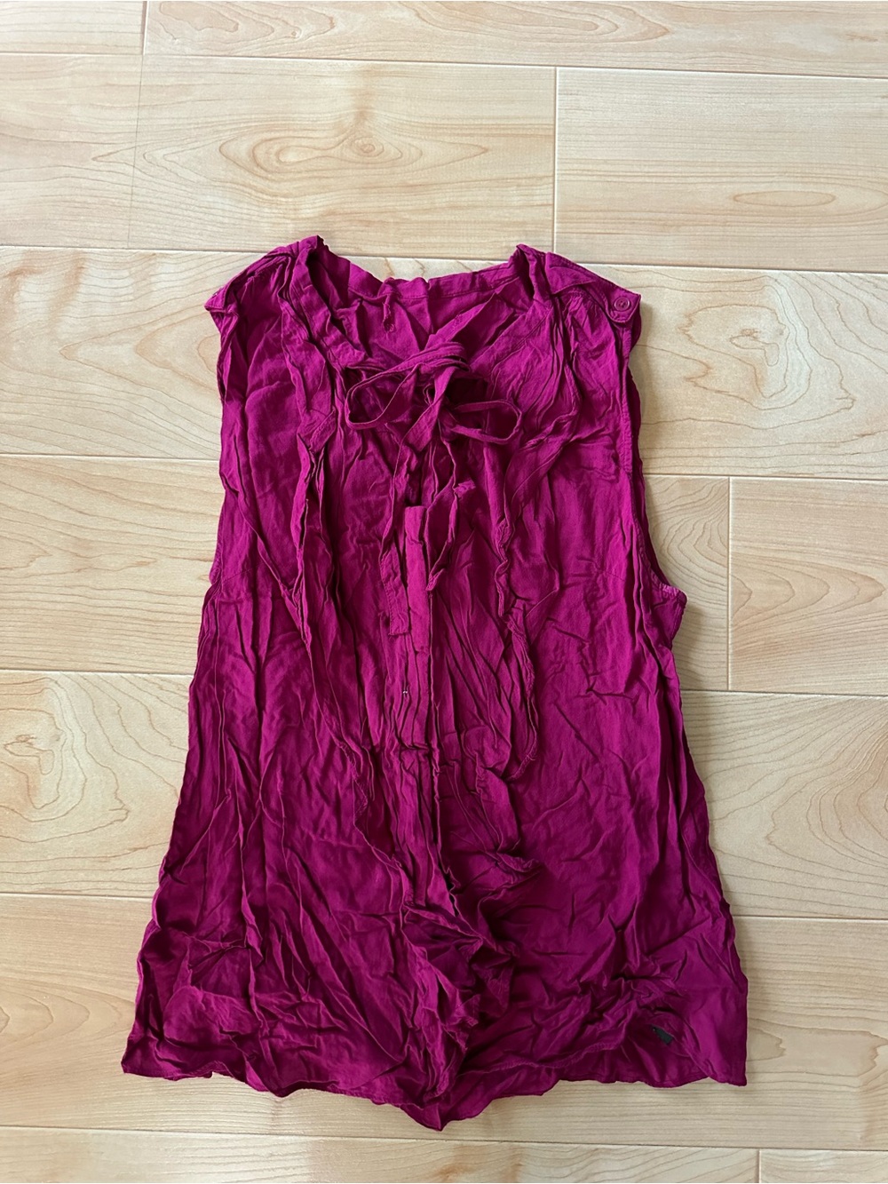 Forever 21 fuchsia pink sleeveless blouse small front tie and button detail